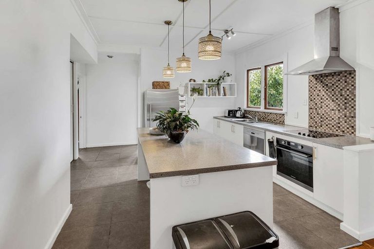 Photo of property in 205 Sylvan Road, Parkvale, Hastings, 4122