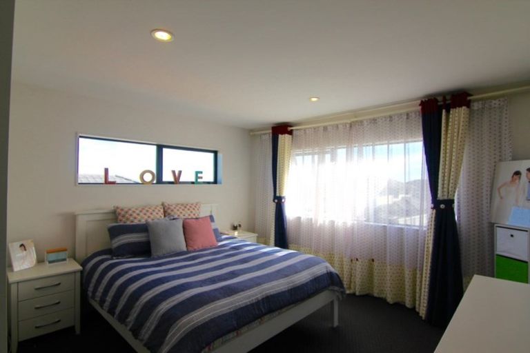 Photo of property in 69 Kirikiri Drive, Papakura, 2110