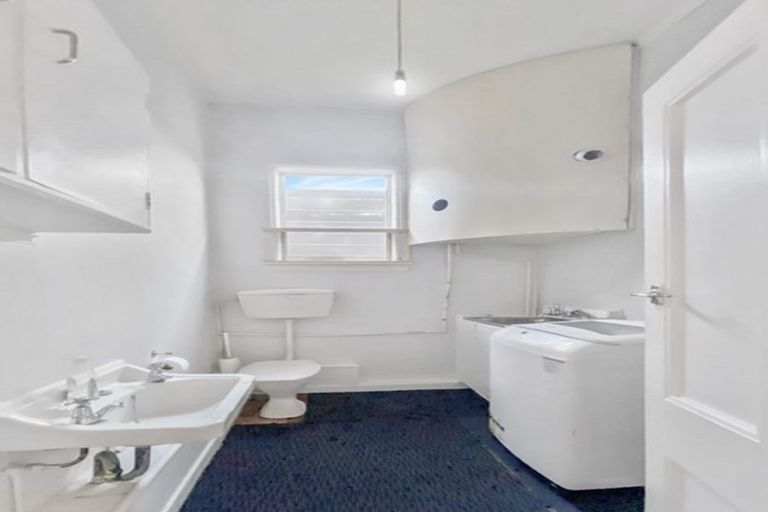 Photo of property in 151a The Parade, Island Bay, Wellington, 6023