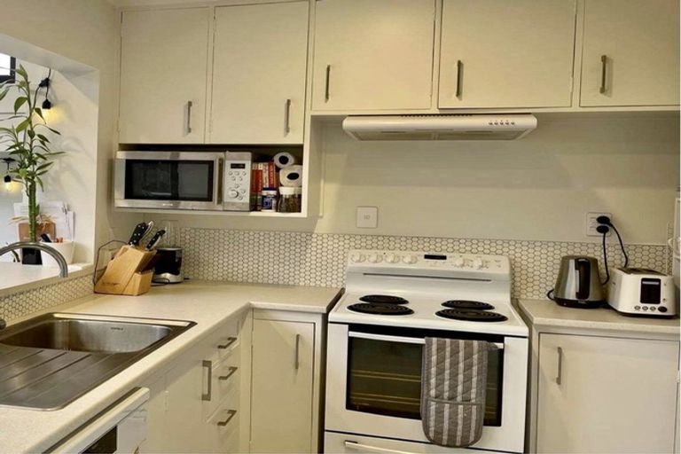 Photo of property in 2/2 Northwick Place, Hillcrest, Auckland, 0627