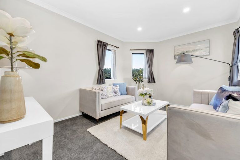 Photo of property in 26 Hikuawa Road, Flat Bush, Auckland, 2019