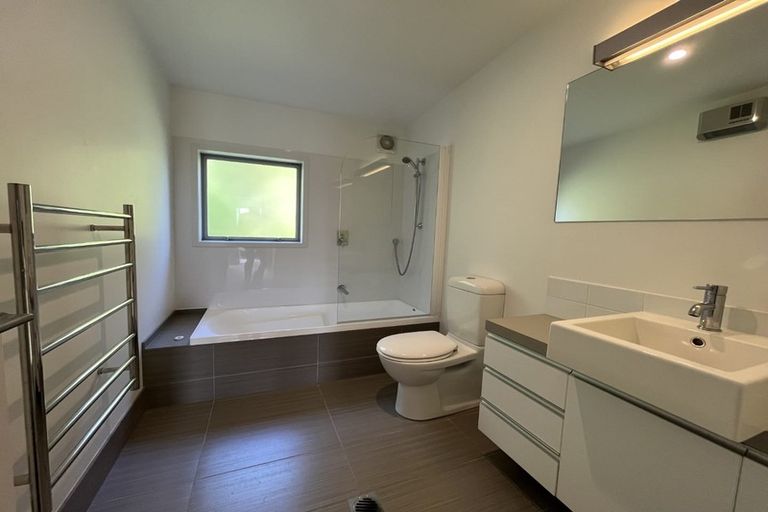 Photo of property in 21 Saddleback Grove, Karori, Wellington, 6012