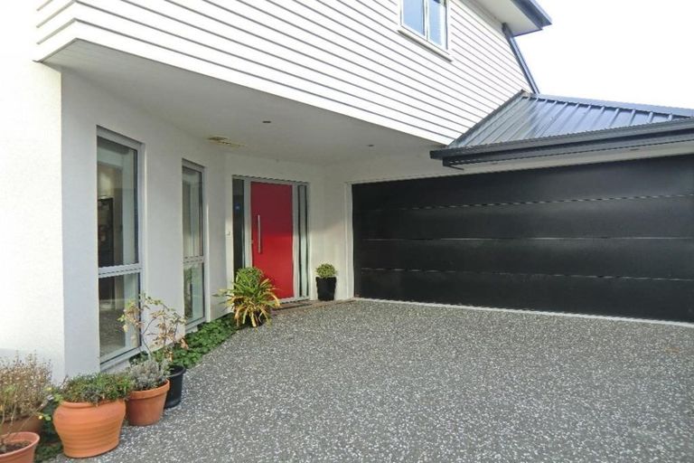 Photo of property in 144a Holly Road, St Albans, Christchurch, 8014