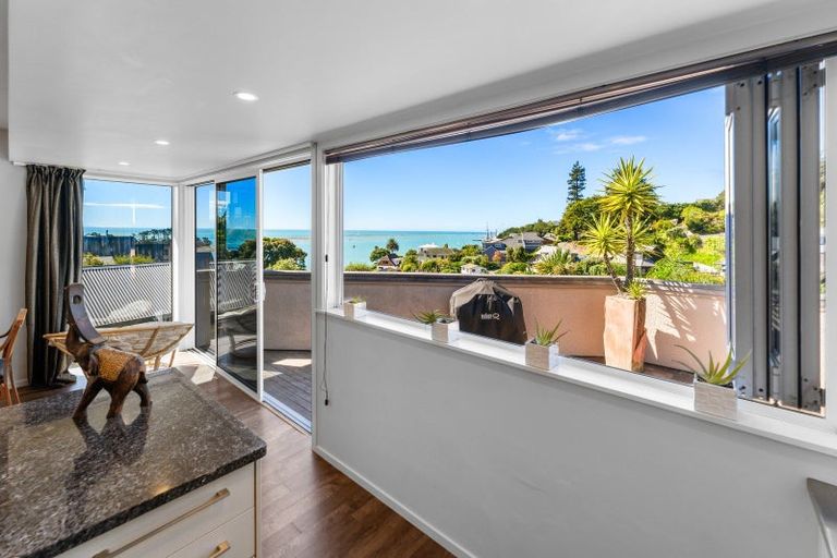 Photo of property in 8 The Cliffs, Britannia Heights, Nelson, 7010