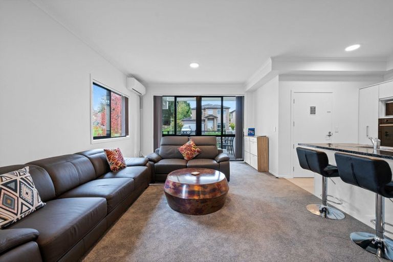 Photo of property in 20/11 Carlos Drive, Flat Bush, Auckland, 2016