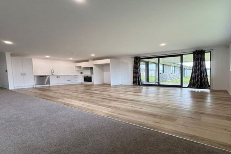 Photo of property in 11 Tauroa Drive, Tuakau, 2121