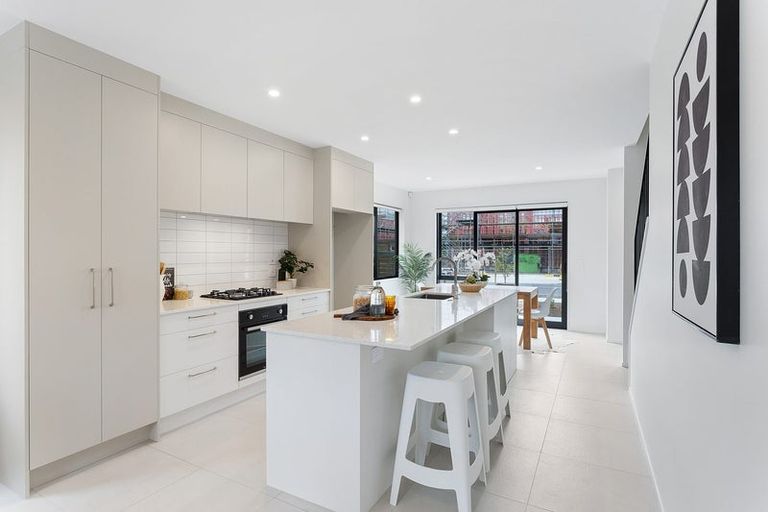 Photo of property in 107 Katikati Drive, Manurewa, 2102