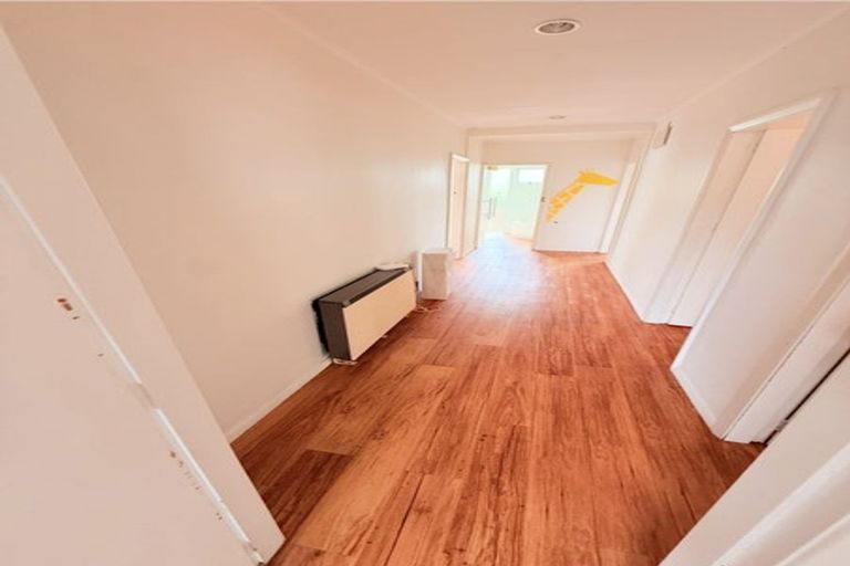 Photo of property in 8 Nyoli Street, Northcote, Christchurch, 8052
