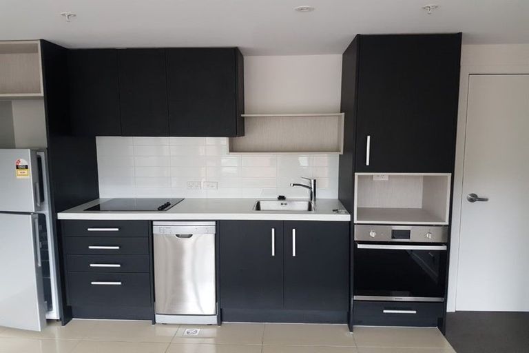 Photo of property in Nouvo Apartments, 3i/21 Rugby Street, Mount Cook, Wellington, 6021