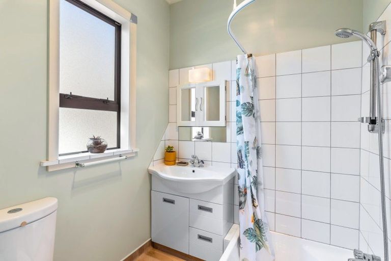 Photo of property in 6 Toi Street, Otaki Beach, Otaki, 5512