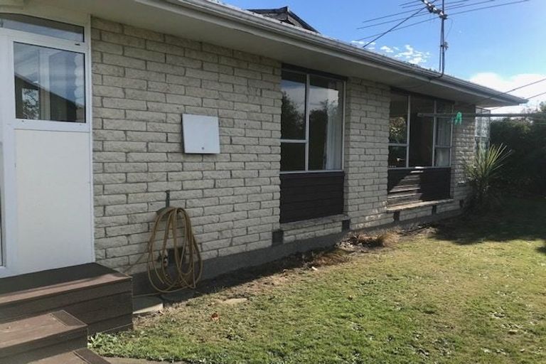 Photo of property in 2/12 Glen Place, Parklands, Christchurch, 8083