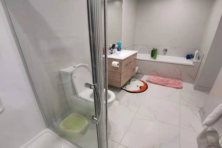 Photo of property in 117 Hobsonville Point Road, Hobsonville, Auckland, 0616