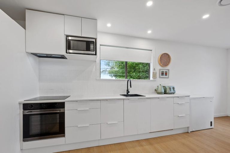 Photo of property in 31 Karaka Street, Helensville, 0800