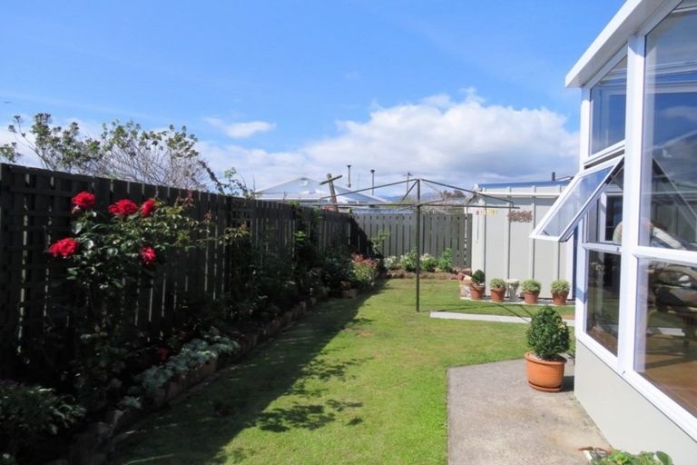 Photo of property in 25-27 Romilly Street, Westport, 7825