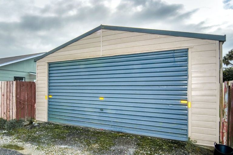 Photo of property in 91 Derby Street, Westport, 7825