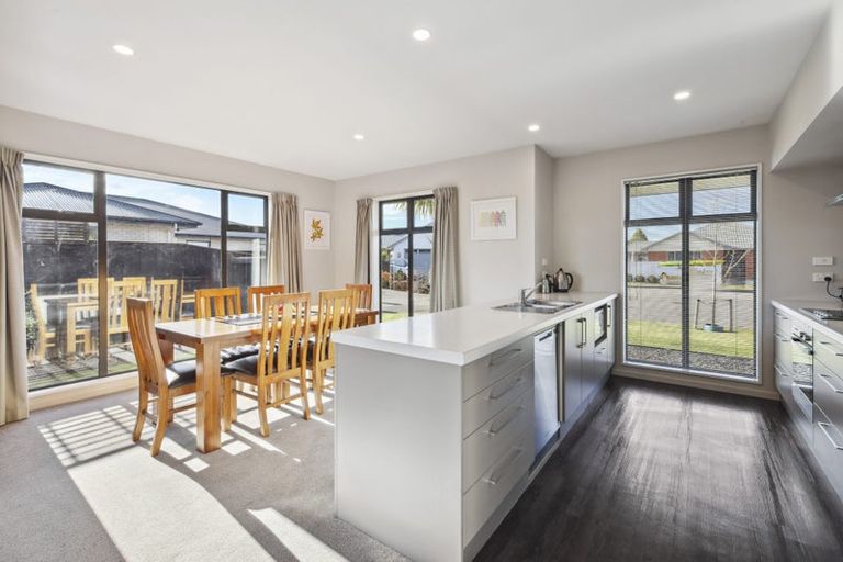 Photo of property in 5 Wisteria Lane, Rangiora, 7400
