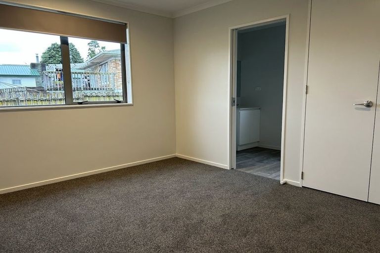 Photo of property in 12a Rembrandt Place, Opaheke, Papakura, 2113
