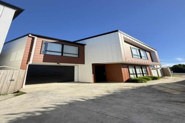 Photo of property in 74a Miller Road, Mangere Bridge, Auckland, 2022