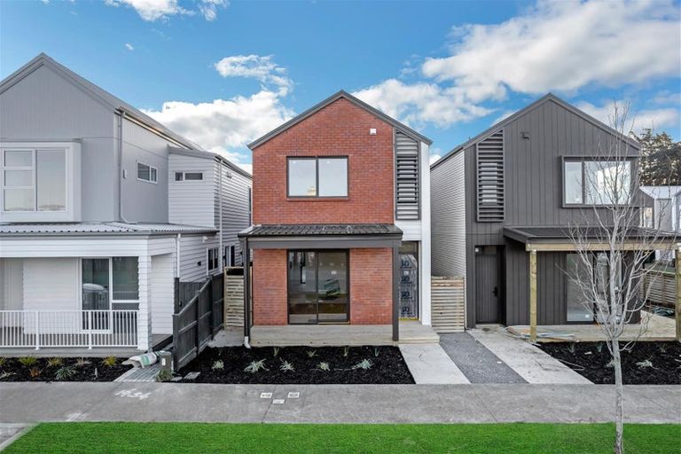 Photo of property in 14 Yellow Pear Lane, Karaka, 2578