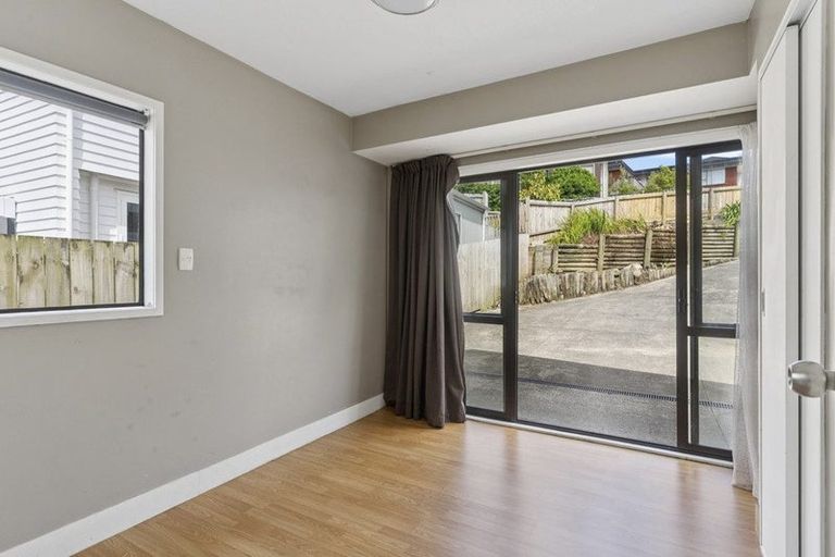 Photo of property in 34 Capilano Place, Glenfield, Auckland, 0629