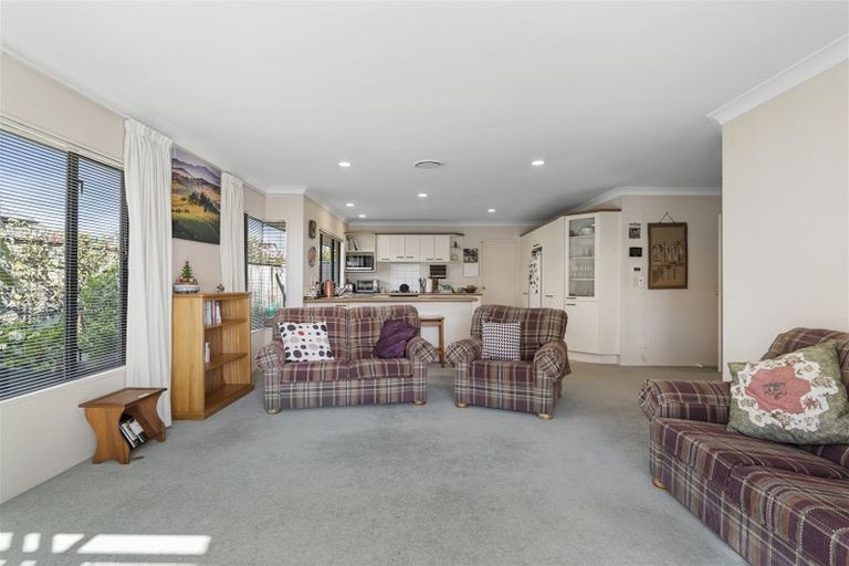 Photo of property in 12 Moy Place, East Tamaki Heights, Auckland, 2016