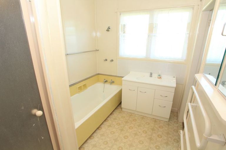 Photo of property in 1 Pollen Crescent, Melville, Hamilton, 3206