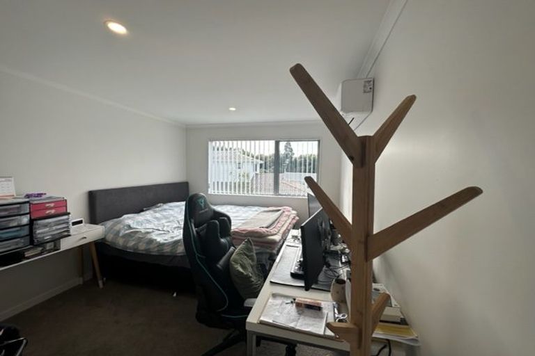 Photo of property in 7/11 Celeste Place, Totara Vale, Auckland, 0627