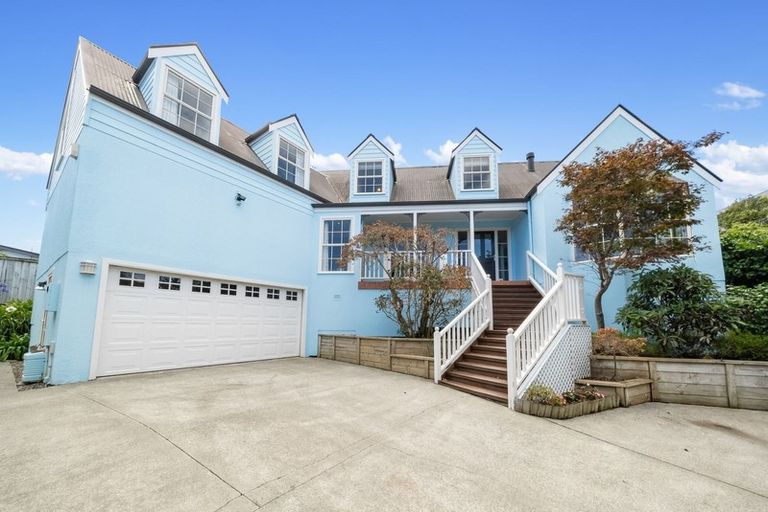 Photo of property in 24 Saunders Close, Whitby, Porirua, 5024