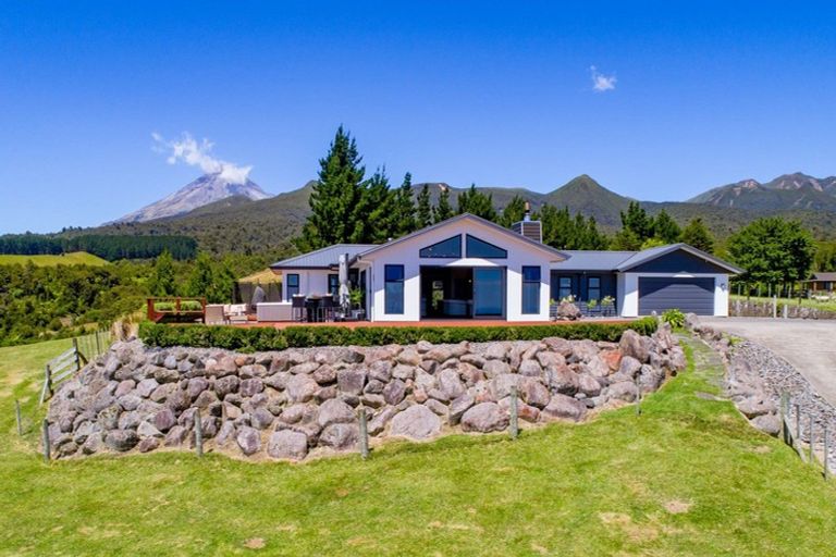 Photo of property in 1759 Mangorei Road, Mangorei, New Plymouth, 4371