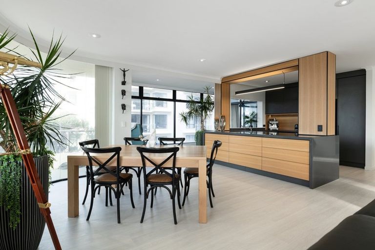 Photo of property in 21 Maunganui Road, Mount Maunganui, 3116