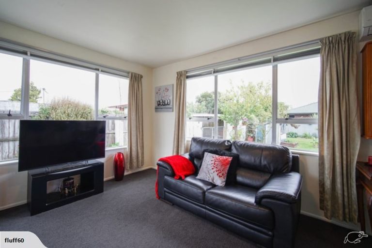 Photo of property in 19 Sturrocks Road, Redwood, Christchurch, 8051