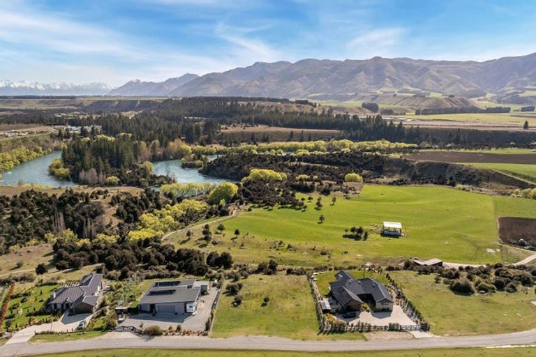 Photo of property in 16 Jackson Rise, Luggate, Wanaka, 9383