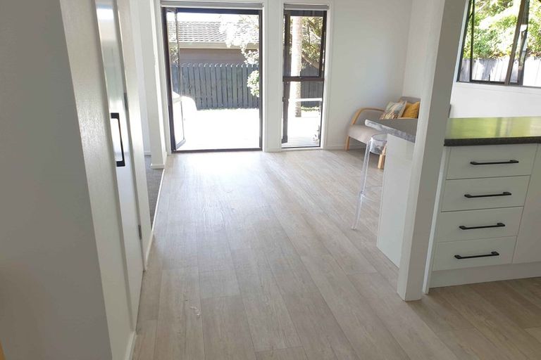 Photo of property in 44b Walton Street, Red Beach, 0932