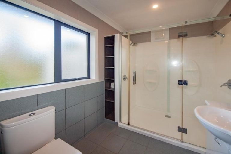 Photo of property in 20 Wantwood Grove, Churton Park, Wellington, 6037