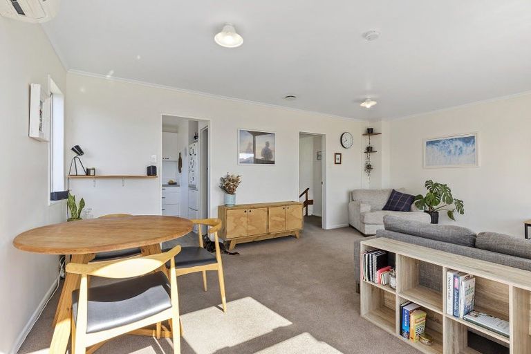 Photo of property in 10f2 Downing Street, Crofton Downs, Wellington, 6035