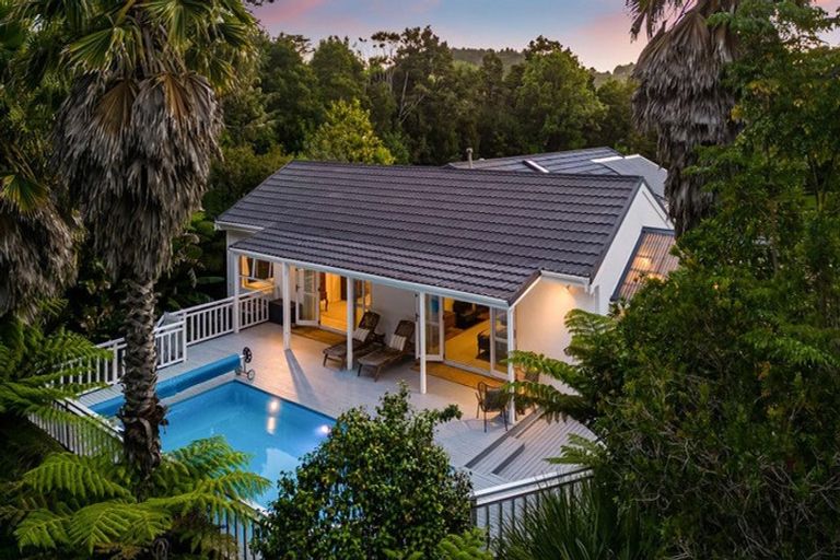 Photo of property in 316 Upper Waiwera Road, Puhoi, Silverdale, 0994