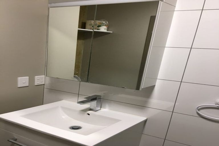 Photo of property in Canvas Apartments, 11/307u Willis Street, Te Aro, Wellington, 6011
