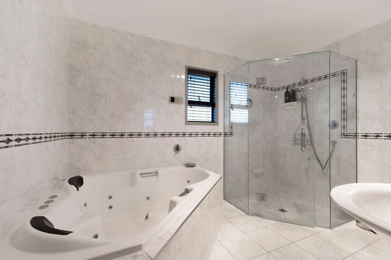 Photo of property in 176b Heta Road, Highlands Park, New Plymouth, 4312