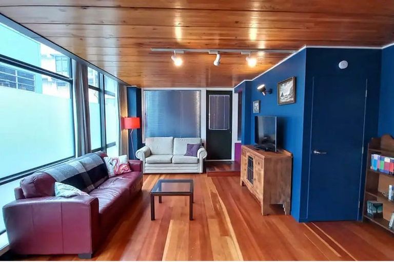 Photo of property in Courtenay Mews Apartments, 14u2 Alpha Street, Te Aro, Wellington, 6011