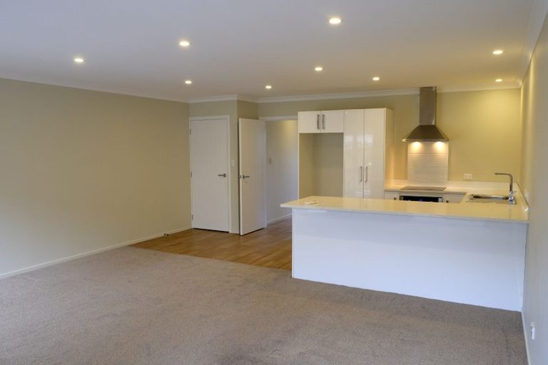 Photo of property in 19u2 Collins Avenue, Tawa, Wellington, 5028