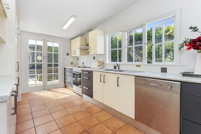 Photo of property in 1/29 Wolsley Avenue, Milford, Auckland, 0620