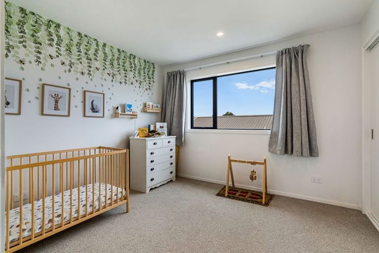 Photo of property in 2/28 Westgate Drive, Westgate, Auckland, 0614