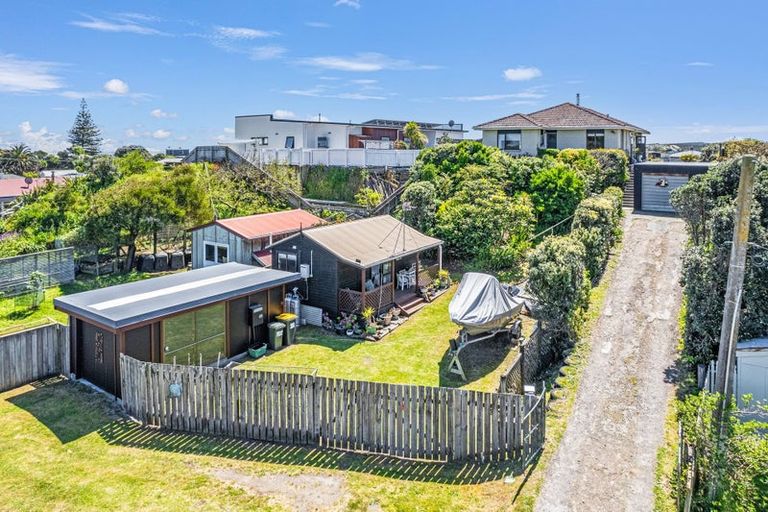Photo of property in 14 Koromiko Street, Otaki Beach, Otaki, 5512