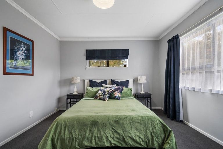 Photo of property in 3 Gladys Place, Kelvin Grove, Palmerston North, 4414