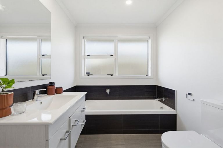 Photo of property in 22 Florence Avenue, Palmerston North, 4414