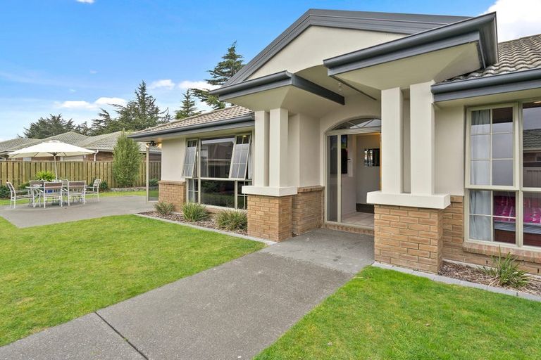 Photo of property in 433 Mairehau Road, Parklands, Christchurch, 8083