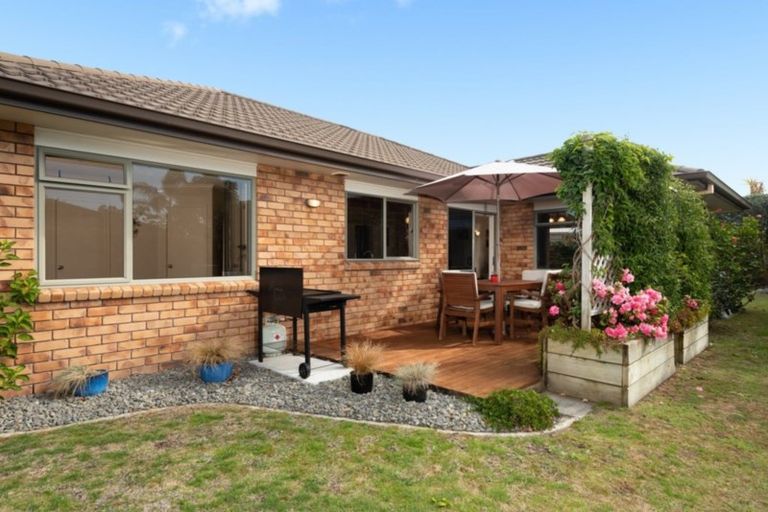 Photo of property in 6 Shaun Close, Papamoa Beach, Papamoa, 3118