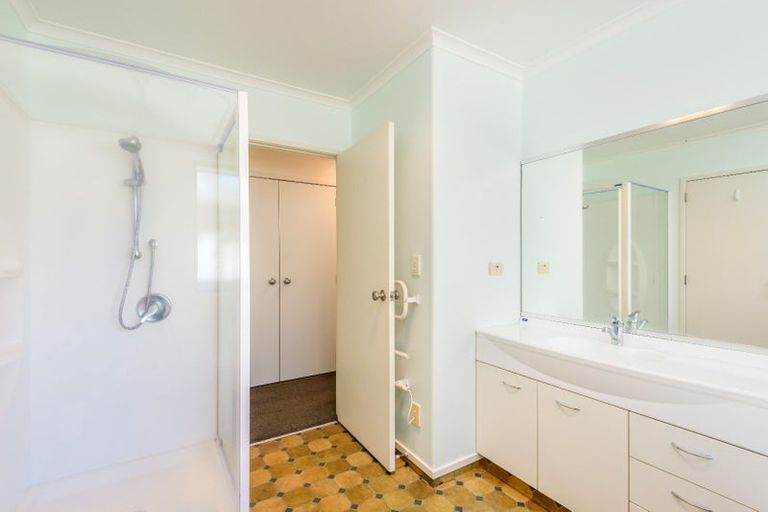 Photo of property in 209 Old Farm Road, Hamilton East, Hamilton, 3216