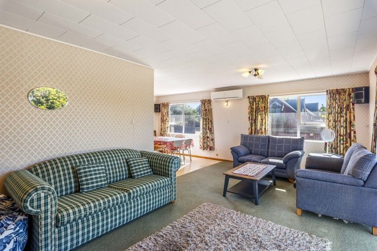 Photo of property in 50 Queens Road, Waikanae Beach, Waikanae, 5036
