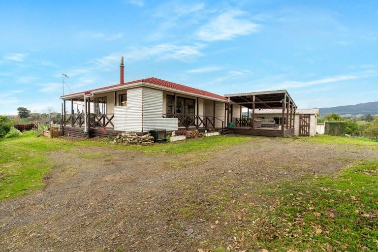 Photo of property in 101 Forest Lakes Road, Otaki, 5583